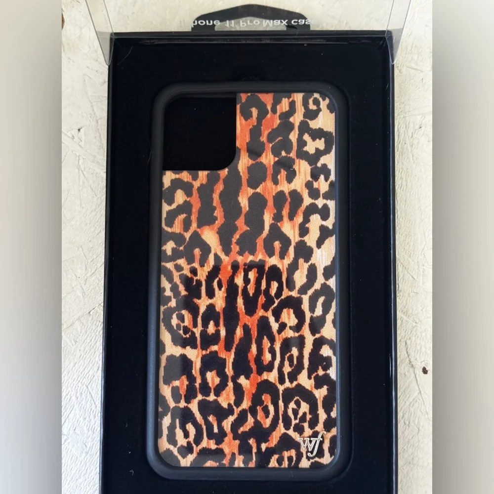 11 pro max leopard/cheetah print phone case Wildflower